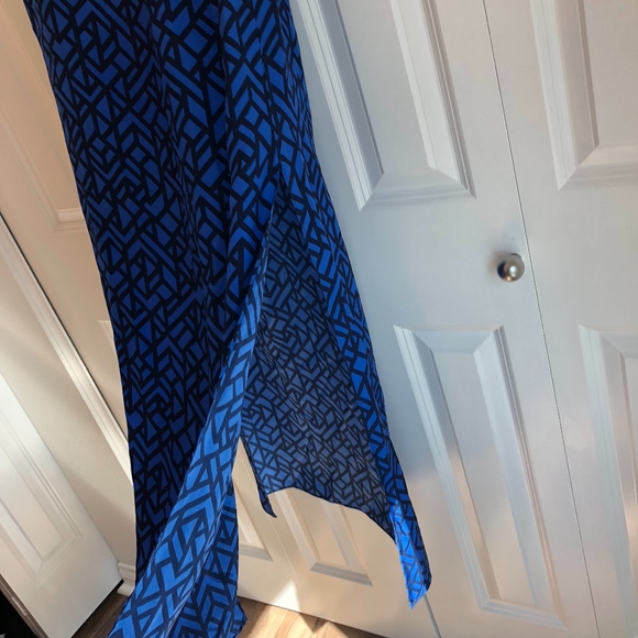 Alice & Trixie Blue Geometric Maxi Dress - Picture 4 of 6